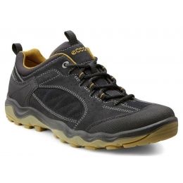 ecco ulterra mid hiking boots