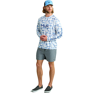 Men's Huk Medium blue hot camo fishing/camp