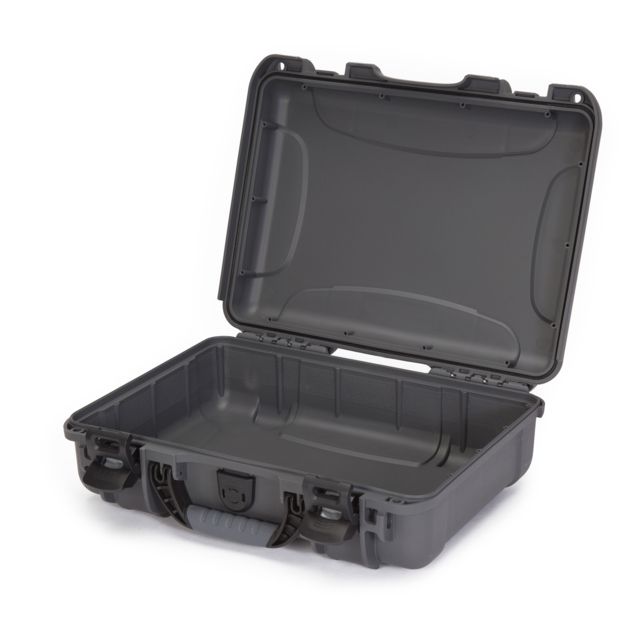 Nanuk 910 Protective Hard Case 14.3in Waterproof Graphite