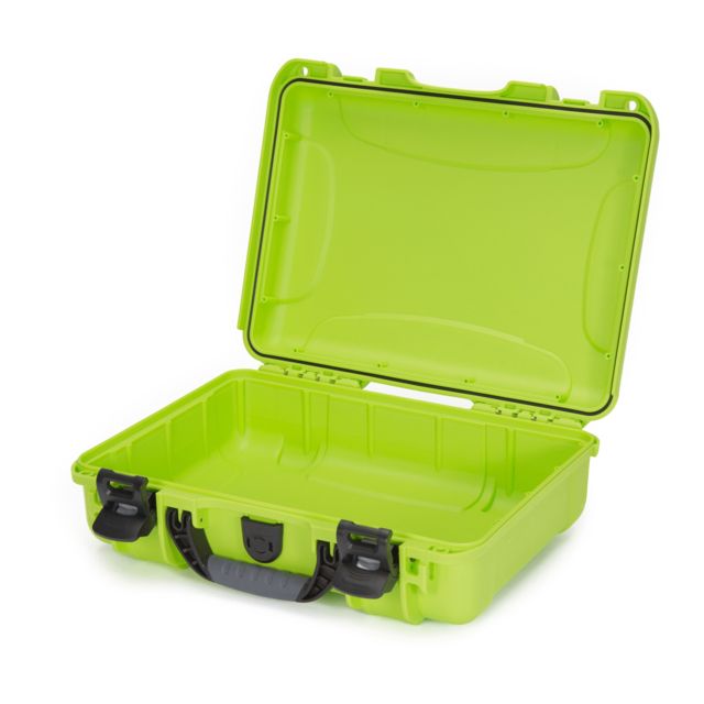 Nanuk 910 Protective Hard Case 14.3in Waterproof Lime