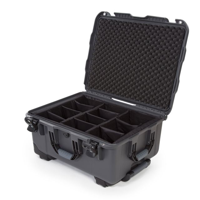 Nanuk 950 Nanuk Case w/ Padded Divider Graphite