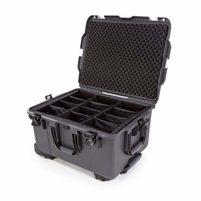 Nanuk 960 Hard Case w/ Padded Divider Graphite