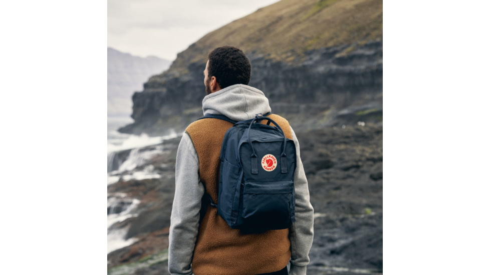 Fjallraven Kanken Laptop 17in Pack, Navy, One Size, F23525-560-One Size