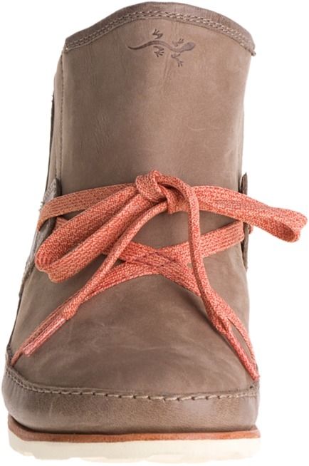 chaco women's harper mid